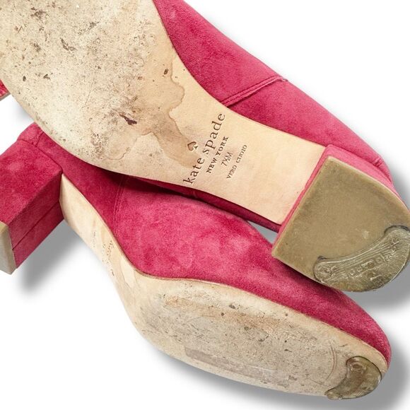 Kate Spade Lorene Light Ruby Red Suede Block Heel Ankle Boots Bow Gold Logo 7.5M - Picture 8 of 9